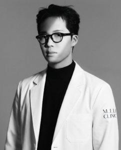 Dr. Shin Dong-ha, Founder & Medical Director
